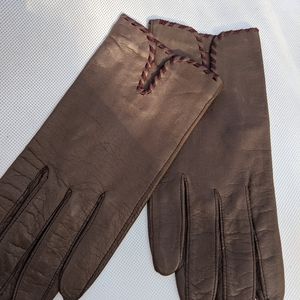 Vintage brown leather gloves
